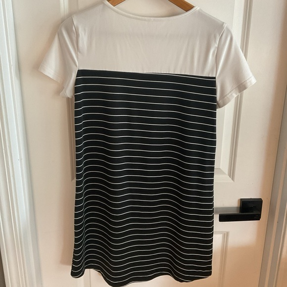 SHEIN - Short Sleeve Pullover Over Dress - Black & Cream - Ladies Size Small - Picture 3 of 9